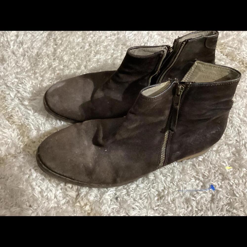 Men’s suede boots
